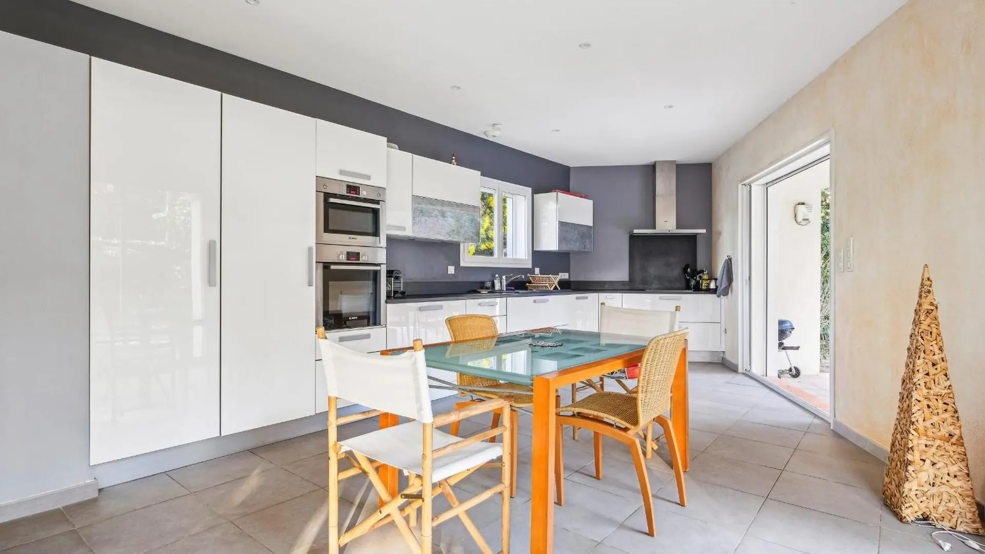 Villa Avec Pisicne Proche Mer Frejus 8 Pers Holiday home
